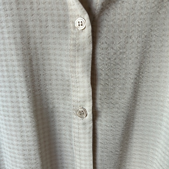 Max Studio grid flutter sleeve blouse - Picture 6 of 8